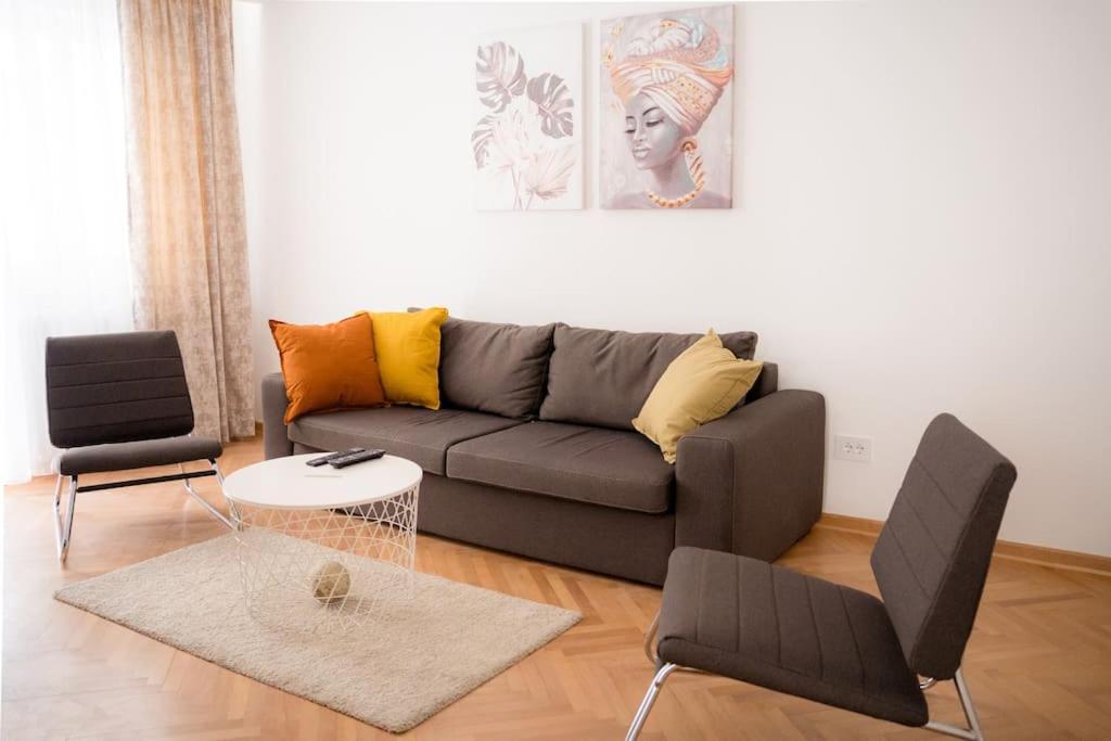 Downtown, Spacious, 2 Bedroom Apartment Belgrade Exterior photo
