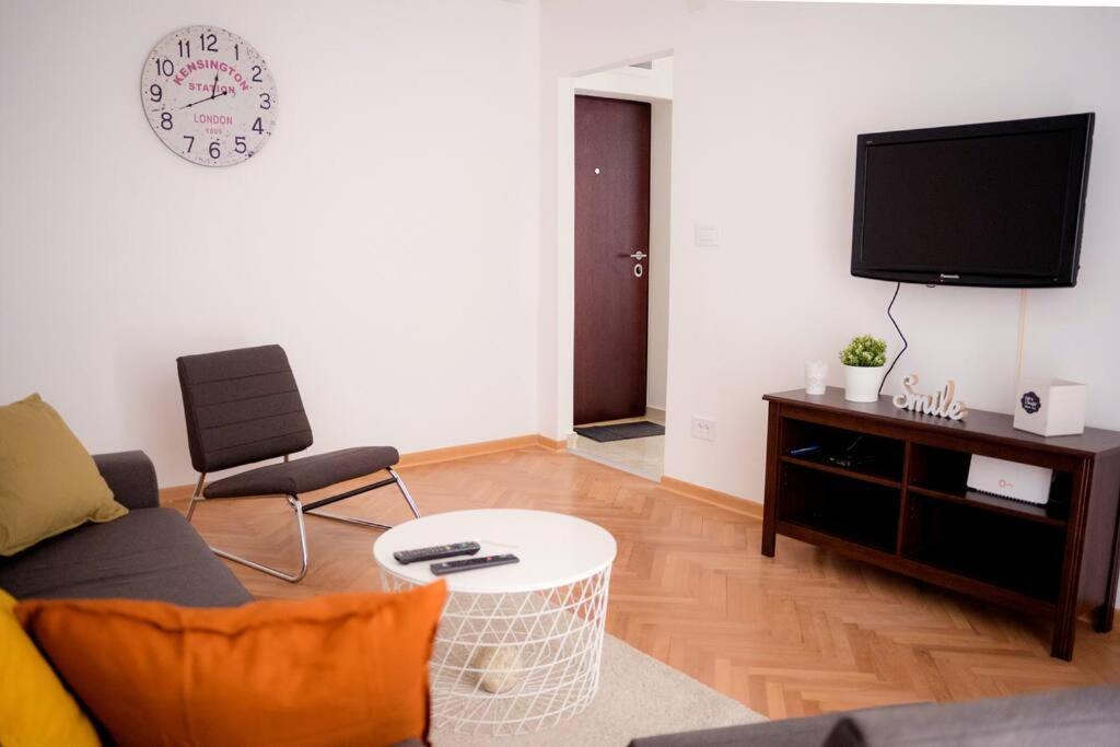 Downtown, Spacious, 2 Bedroom Apartment Belgrade Exterior photo
